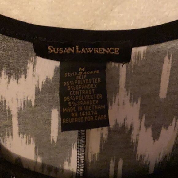 Cream and black patterned blouse - Picture 2 of 5